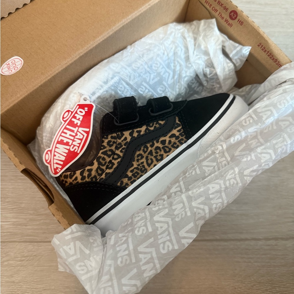 Vans Toddler Girl Black and Leopard Sneakers, NWT